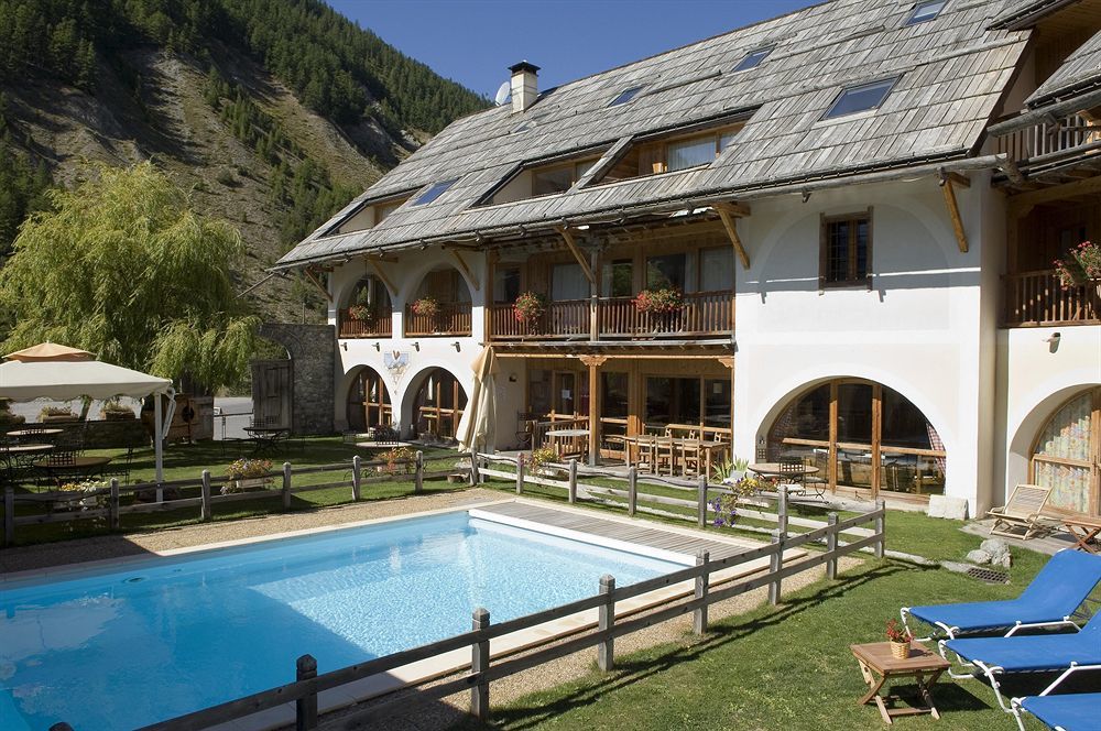 Hôtel&Spa La Ferme de l'Izoard Arvieux Esterno foto